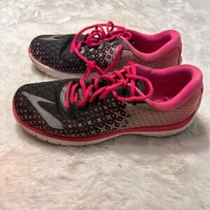 Brooks Pure Flow 5 womens sneakers size 9